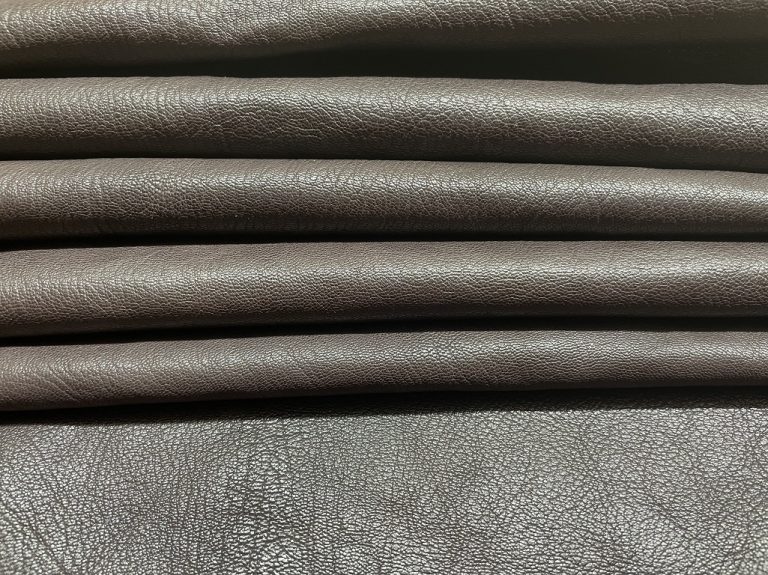 Premium leather in Mocha